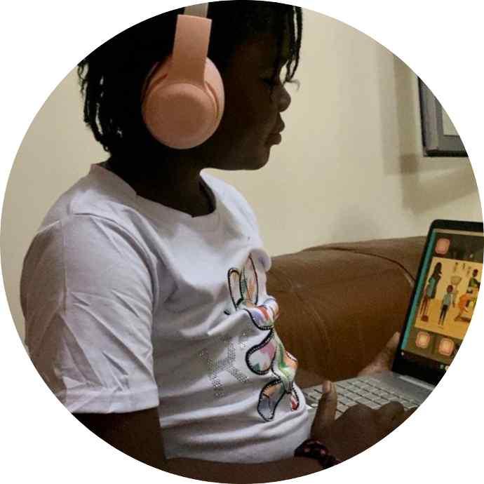 Seynabou, Elève à Dakar, abonné à Africatik